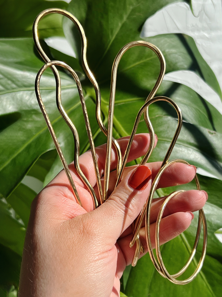 How to Wear a Hairpin
